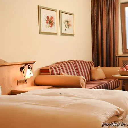Hotel Koenigsblick By Keyone Fulpmes